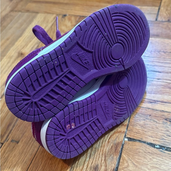 Nike Dunk Low- little girls size 11.5c in purple and white - Picture 5 of 6
